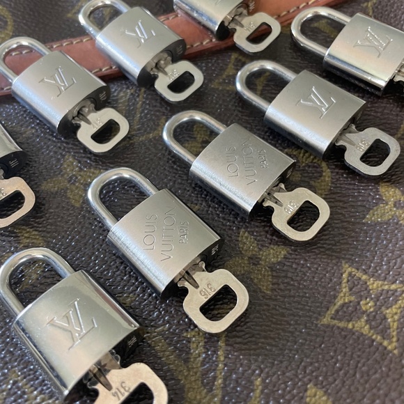 Authentic Louis Vuitton Silver Padlock Lock & Key - Picture 4 of 15
